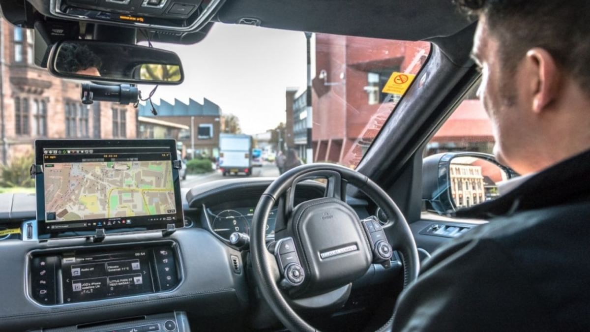 Self-driving cars in UK: গাড়ি চালাতে চালাতে দেখা যাবে টিভি, খেলা যাবে গেম! দুর্ঘটনা ঘটলে চালক দায়ী নয়, বলছে সরকার