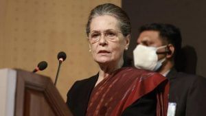 Sonia Gandhi : বাড়িতে থাকার পরামর্শ ডাক্তারের, ইডি-কে হাজিরা পিছোনোর অনুরোধ সনিয়ার