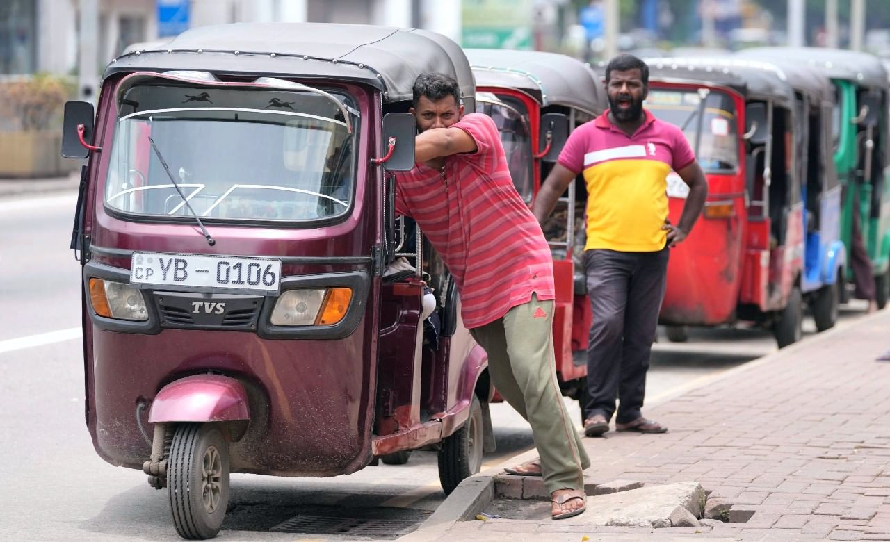 Sri Lanka Economic Crisis : দুর্দিনে ফের একবার শ্রীলঙ্কার দিকে হাত বাড়াল ভারত, দ্বীপরাষ্ট্রে পাঠানো হবে আরও ৫০০ মিলিয়ন ডলারের তেল