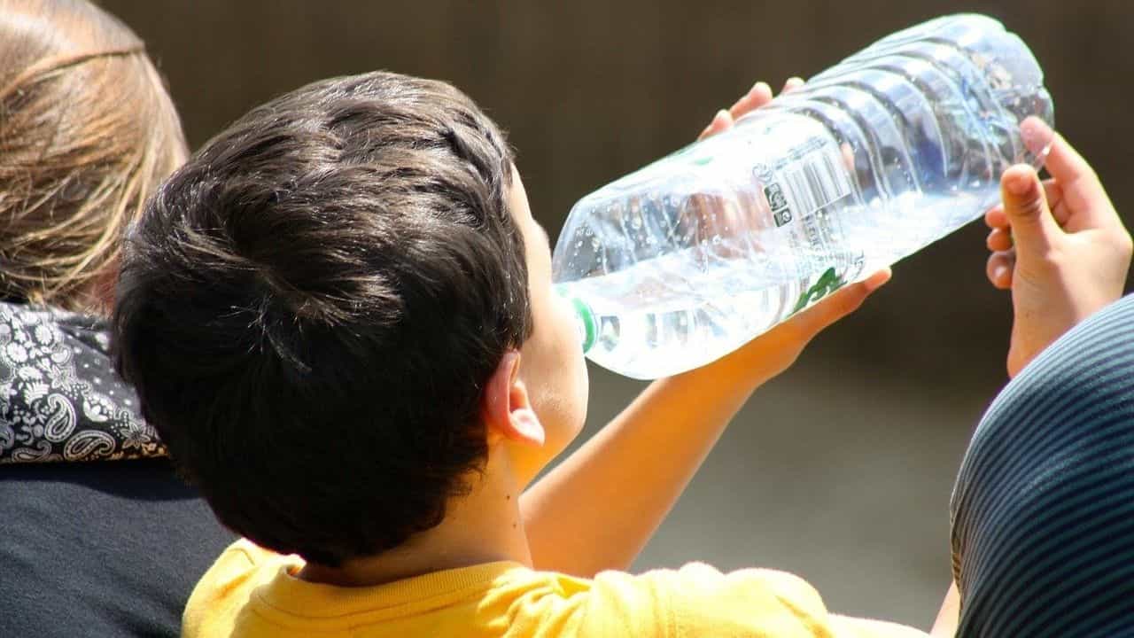 Summer heatwave: খুলে গিয়েছে ছোটদের স্কুলও! গরমের প্রখর তাপ থেকে খুদেদের কীভাবে সুস্থ রাখবেন?
