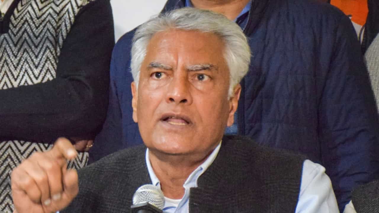 Sunil Jakhar : 'বিবেক থাকলে মুণ্ডচ্ছেদ হবে,' কার উদ্দেশে এমন বললেন কংগ্রেস নেতা! Sunil Jakhar : 'বিবেক থাকলে মুণ্ডচ্ছেদ হবে,' কার উদ্দেশে এমন বললেন কংগ্রেস নেতা!