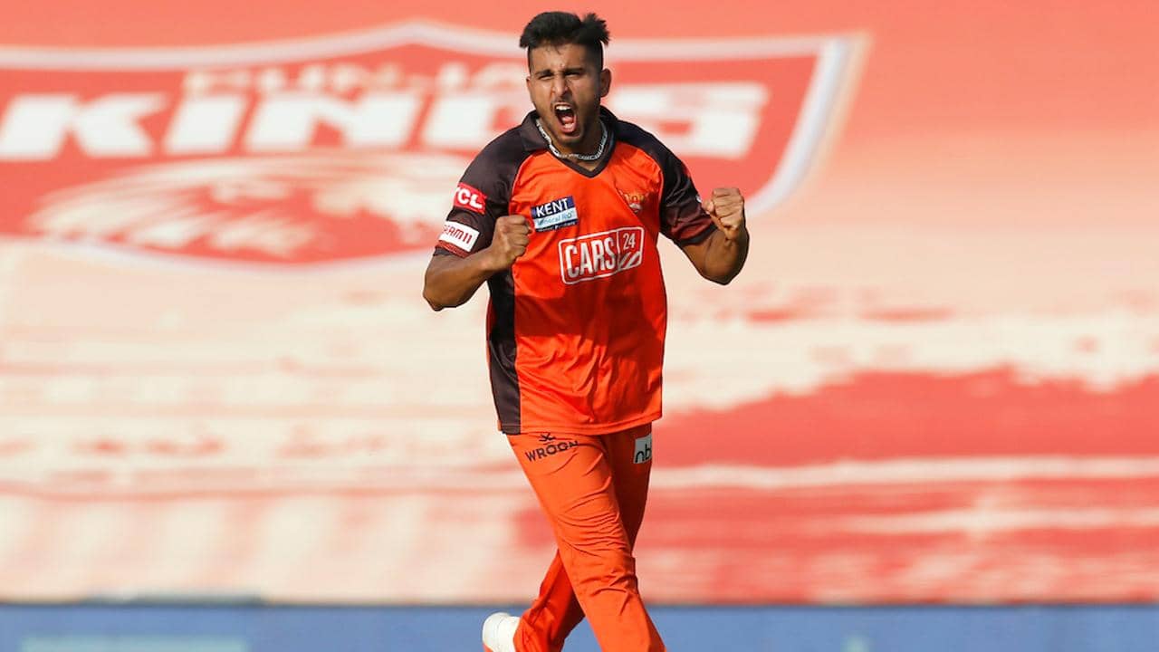 IPL 2022: প্রবল প্রত্যাবর্তনে হিসেব বদলে দিল সানরাইজার্স, নায়ক উমরান মালিক