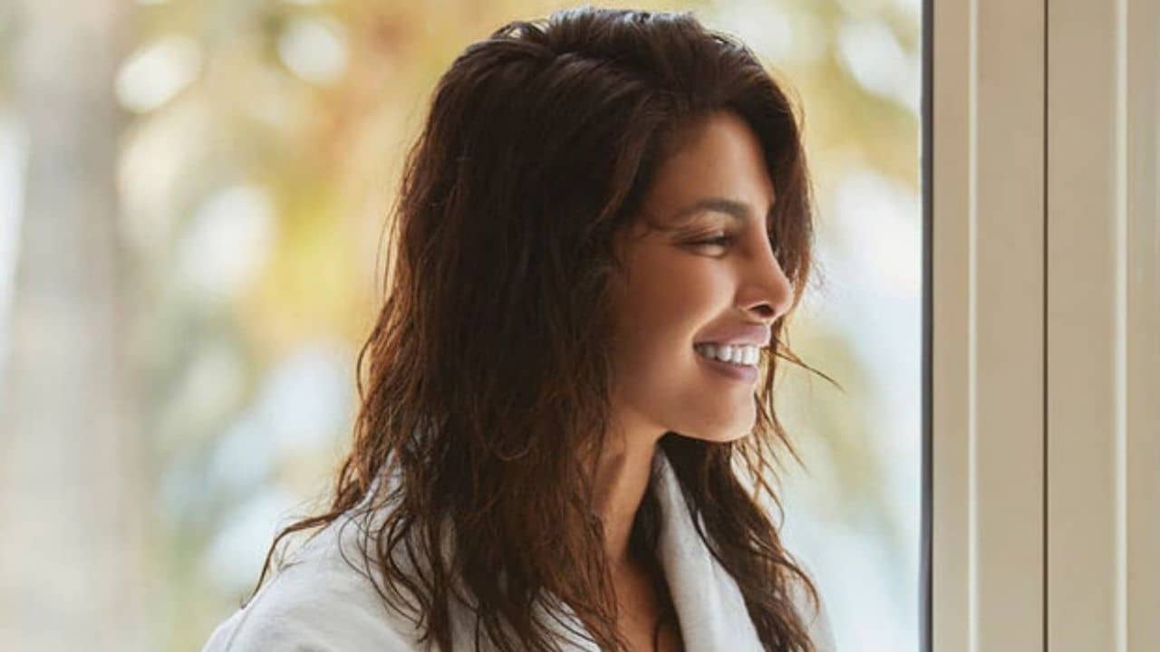 Skin Care Tips: ৩০ বছর বয়সের ত্বক দেখাবে সদ্য কিশোরীর মতো! কীভাবে? রইল জরুরি স্কিনকেয়ার টিপস