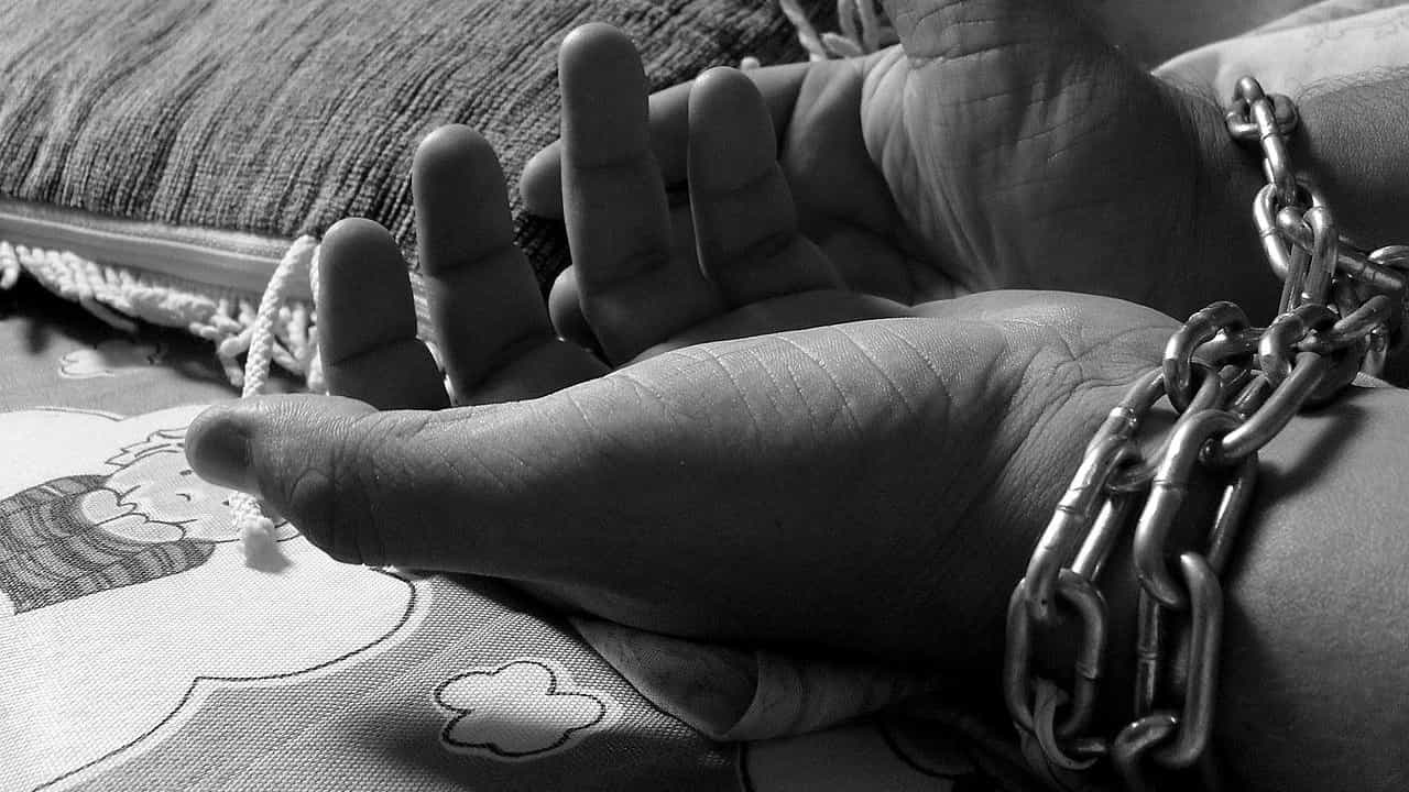 Women Trafficking : স্বামীর সঙ্গে অভিমান করে পাচার মহিলা, দেড় লাখে হল পরপুরুষের সঙ্গে বিয়েও! Women Trafficking : স্বামীর সঙ্গে অভিমান করে পাচার মহিলা, দেড় লাখে হল পরপুরুষের সঙ্গে বিয়েও!