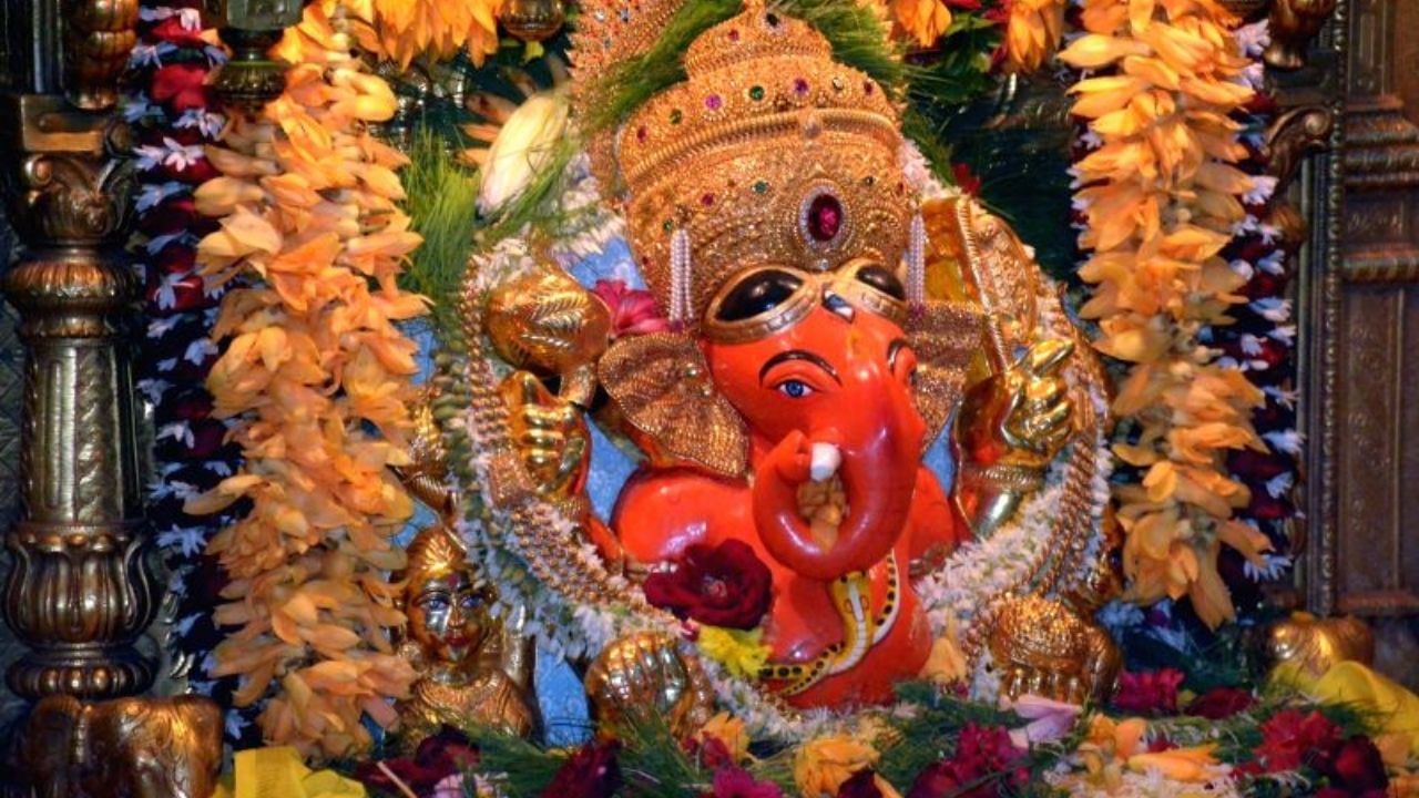 Vikata Sankashti Chaturthi: আজ চাঁদ দেখে মহাগণপতি পুজো করলে দূর হবে জীবনের সব সংকট! জেনে নিন এই দিনটির মাহাত্ম্য