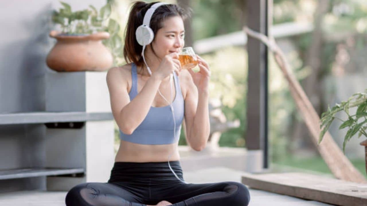 Weight Loss: আকাশছোঁয়া লেবুর দাম! ওজন কমাতে কোন সস্তার পানীয়তে চুমুক দেবেন?