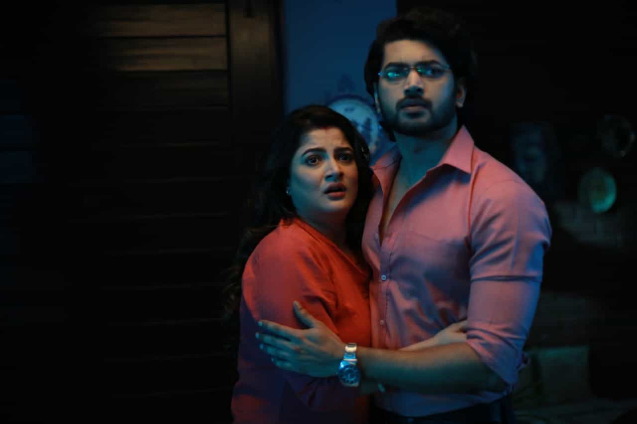 Srabanti-Om: শ্রাবন্তী আর ওম, কে কাকে ভয় পেতে বারণ করছেন, কেনই বা করছেন? Srabanti-Om: শ্রাবন্তী আর ওম, কে কাকে ভয় পেতে বারণ করছেন, কেনই বা করছেন?