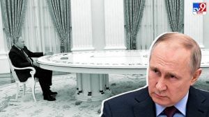 Vladimir Putin: হাই প্রোফাইল বৈঠকেও কেন ১৩ ফুট লম্বা বিশেষ টেবিল ব্যবহার করছেন পুতিন? উঠে এল অজানা কারণ