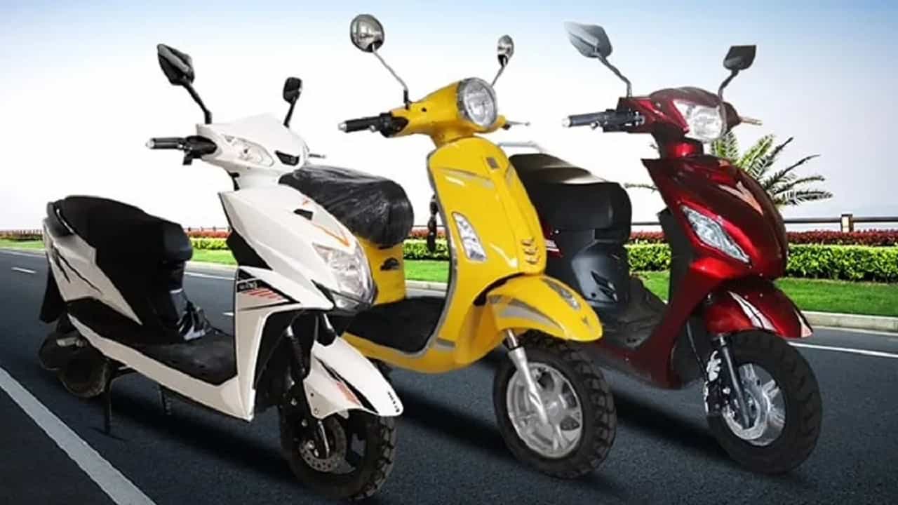 Wroley Electric Scooters: সস্তার তিনটি ইলেকট্রিক স্কুটার নিয়ে এল রোলে মোটরস, ৯০ কিলোমিটার রেঞ্জ, দুর্দান্ত ফিচার্স Wroley Electric Scooters: সস্তার তিনটি ইলেকট্রিক স্কুটার নিয়ে এল রোলে মোটরস, ৯০ কিলোমিটার রেঞ্জ, দুর্দান্ত ফিচার্স