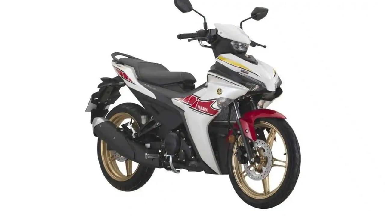 Yamaha Scooter: দুর্ধর্ষ স্কুটার নিয়ে এল ইয়ামাহা, যা দেখতে এক্কেবারে বাইকের মতো! দাম ও ফিচার্স সম্পর্কে জেনে নিন