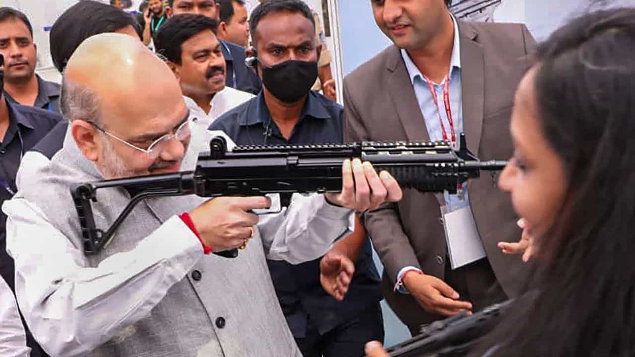 Amit Shah's Tips to Police: সাইবার অপরাধীদের হাত থেকে বাঁচবেন কীভাবে? উপায় বলে দিলেন কেন্দ্রীয় স্বরাষ্ট্রমন্ত্রী Amit Shah's Tips to Police: সাইবার অপরাধীদের হাত থেকে বাঁচবেন কীভাবে? উপায় বলে দিলেন কেন্দ্রীয় স্বরাষ্ট্রমন্ত্রী