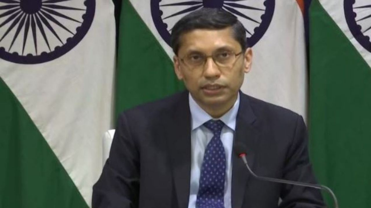 India Slams Pakistan: 'প্রধানমন্ত্রীর সফর নিয়ে কথা বলার কোনও অধিকার নেই...', পাকিস্তানকে কড়া জবাব বিদেশমন্ত্রকের India Slams Pakistan: 'প্রধানমন্ত্রীর সফর নিয়ে কথা বলার কোনও অধিকার নেই...', পাকিস্তানকে কড়া জবাব বিদেশমন্ত্রকের