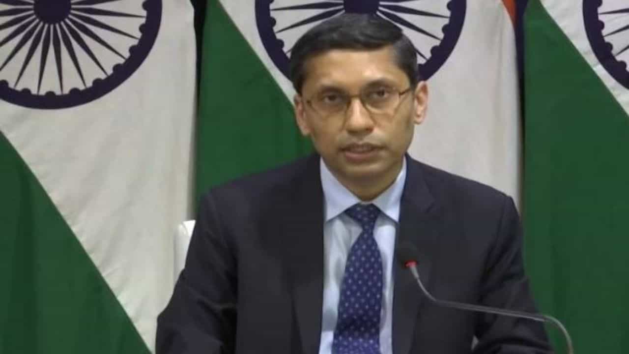 India Slams Pakistan: 'প্রধানমন্ত্রীর সফর নিয়ে কথা বলার কোনও অধিকার নেই...', পাকিস্তানকে কড়া জবাব বিদেশমন্ত্রকের India Slams Pakistan: 'প্রধানমন্ত্রীর সফর নিয়ে কথা বলার কোনও অধিকার নেই...', পাকিস্তানকে কড়া জবাব বিদেশমন্ত্রকের