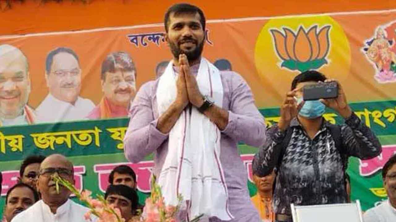 BJP MLA Whatsapp Group Left: এবার হোয়াটসঅ্যাপ গ্রুপ ছাড়লেন বিজেপি বিধায়ক অশোক দিন্দা, 'কেন থাকে তাও জানি না', কটাক্ষ দিলীপের BJP MLA Whatsapp Group Left: এবার হোয়াটসঅ্যাপ গ্রুপ ছাড়লেন বিজেপি বিধায়ক অশোক দিন্দা, 'কেন থাকে তাও জানি না', কটাক্ষ দিলীপের