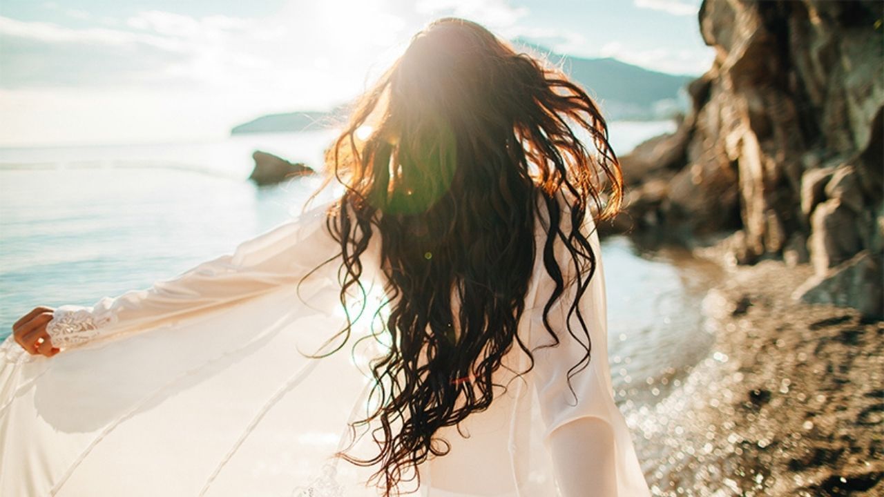 Hair Care Habits: তপ্তদিনে চুল থাকুক ঝলমলে ও প্রাণবন্ত! সুস্থ রাখতে এখনই জীবন থেকে বাদ দিন ৫ বাজে অভ্যাস