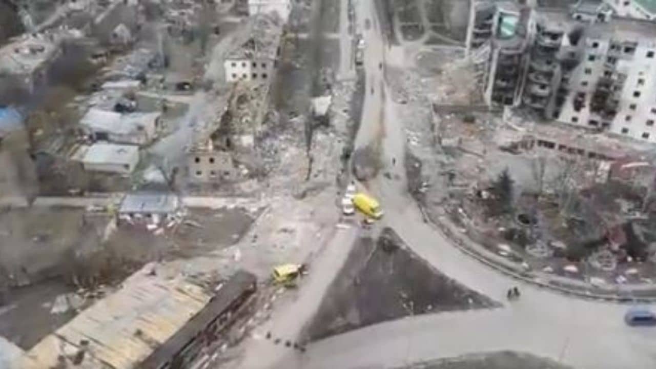 Russia-Ukraine Conflict: মাত্র ৪২ দিন আগেই..., সাজানো গ্রাম কীভাবে পরিণত হল মৃত্যুপুরীতে, দেখাল ইউক্রেন