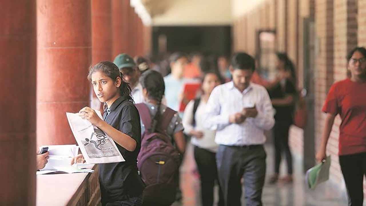 College Admission: কলেজে ভর্তি নিয়ে চরম বিভ্রান্তি, অধ্যক্ষদের কড়া চিঠি ইউজিসি-র