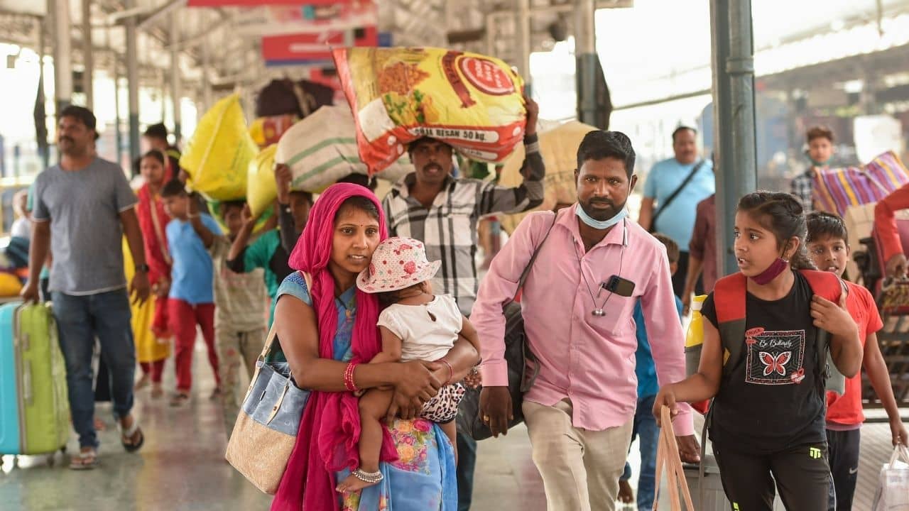 COVID-19 in India: মৃত্যু কমলেও চিন্তা বাড়াচ্ছে দেশের দৈনিক সংক্রমণ, রাজধানীতেই সংক্রমণের হার ৫ শতাংশ!