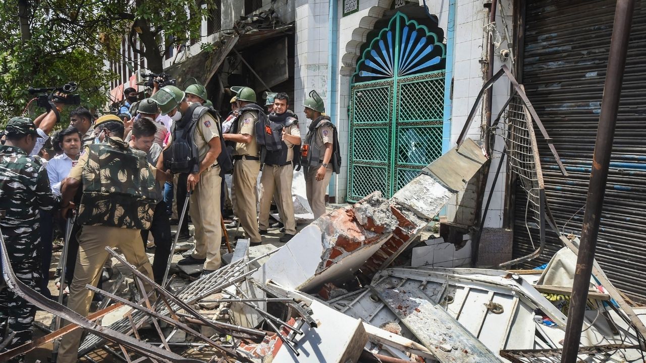 SC Stay order on Jahangirpuri Demolition: পুলিশি ঘেরাটোপে উচ্ছেদ অভিযান জাহাঙ্গিরপুরীতে, মাঝপথেই স্থগিতাদেশ দিল সুপ্রিম কোর্ট