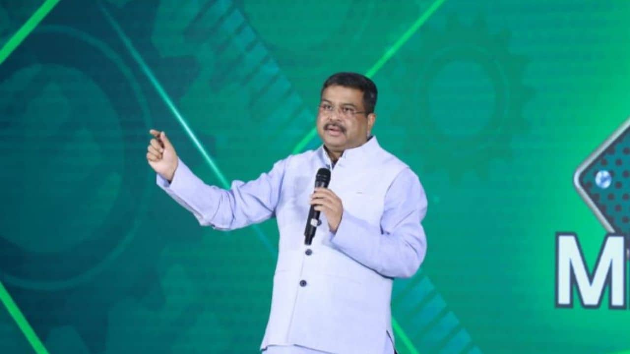 Super Mechanic Contest: দক্ষ যুবসমাজ ছাড়া আত্মনির্ভর ভারত গড়া সম্ভব নয়, সুপার মেকানিকদের অভিনন্দন বার্তা ধর্মেন্দ্র প্রধানের