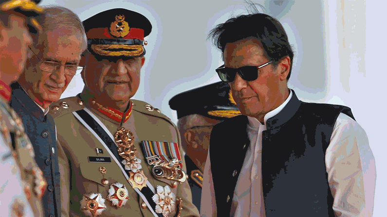 No Trust Motion against Imran Khan : ৯০ দিনের মধ্যেই নির্বাচন পাকিস্তানে, সংসদের বাইরে ধর্নায় বসল বিরোধীরা