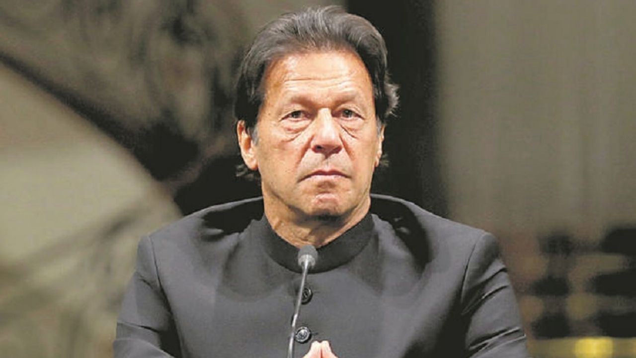 Imran Khan : 'চোরের সঙ্গে বসতে রাজি নই', 'ওয়াকওভার' দিয়ে 'প্যাভিলিয়নে' ফিরলেন ইমরান