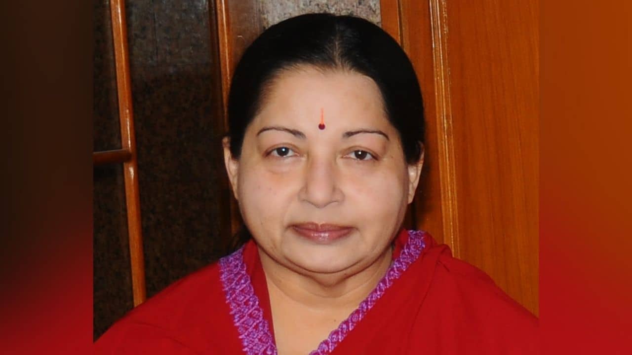 Jayalalithaa Death Investigation: প্রশ্ন উঠেছিল ঘনিষ্ঠদের ভূমিকা নিয়েই! এবার সামনে আসবে আম্মার মৃত্যু রহস্য