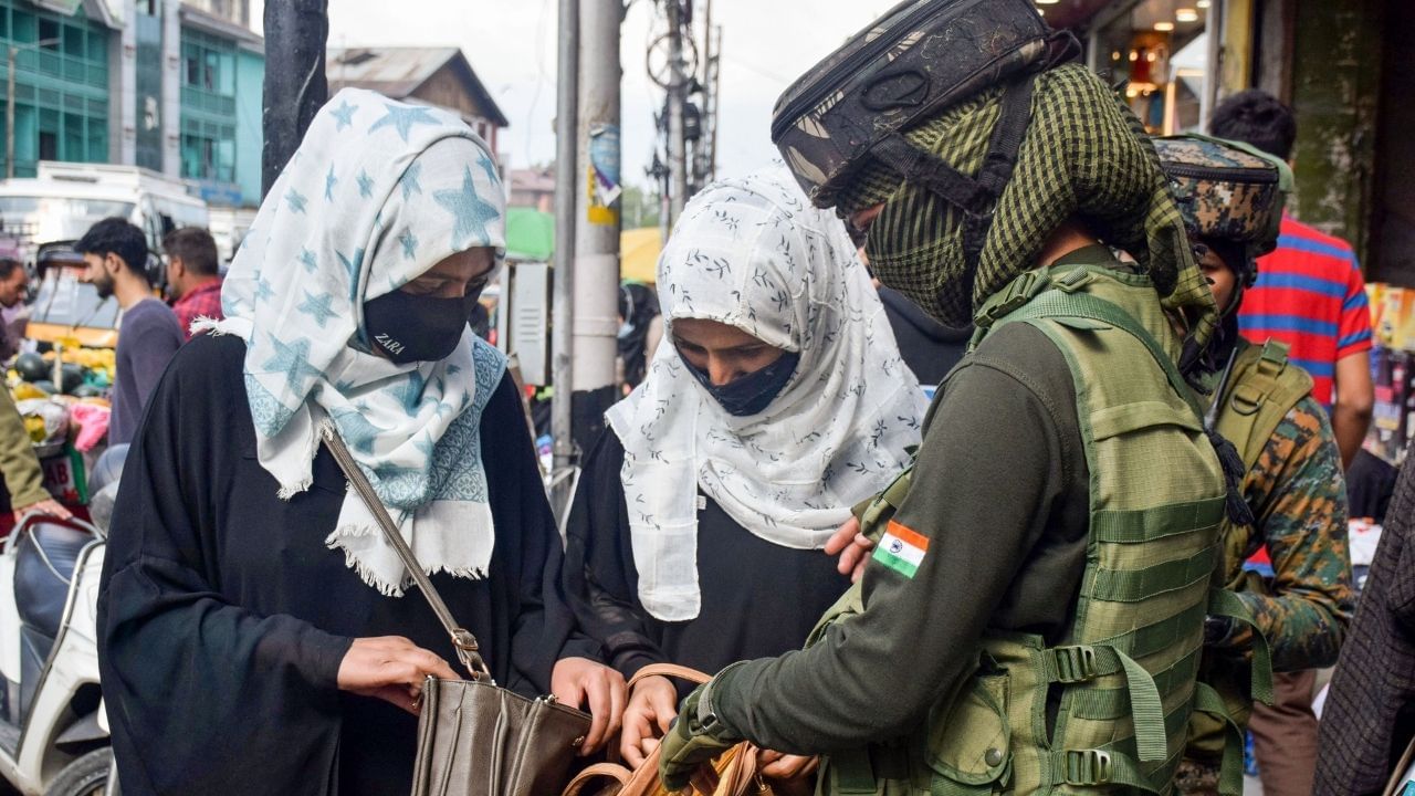 Jammu Kashmir Terrorist Attack: 'আপ্রাণ চেষ্টা চালিয়েছিল...', মোদীর সফর ঘিরে জঙ্গিদের ছক ফাঁস করল উপত্যকার পুলিশ
