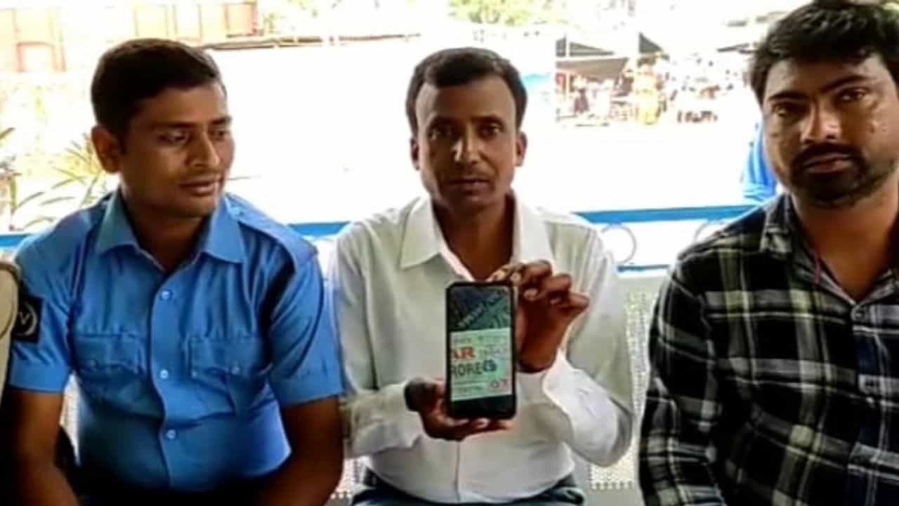 Lottery : ছেঁড়া কাঁথায় শুয়ে লাখ টাকার স্বপ্ন নয়, রাতারাতি কোটিপতি মালদার ভাগচাষি
