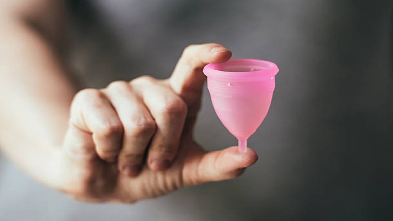 Menstrual Cups: মেন্সট্রুয়াল কাপ কী? কতটা নিরাপদ এর ব্যবহার, কীভাবেই বা ব্যবহার করবেন?