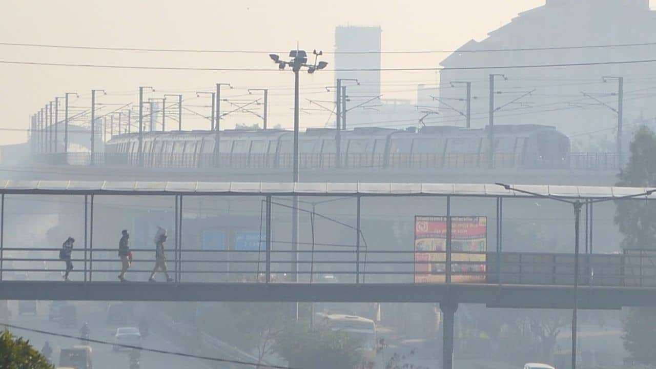 Delhi Coal Crisis: মাঝপথে থমকে যেতে পারে মেট্রো! এই বিশেষ কারণে হাসপাতালগুলিকেও সতর্ক করল প্রশাসন