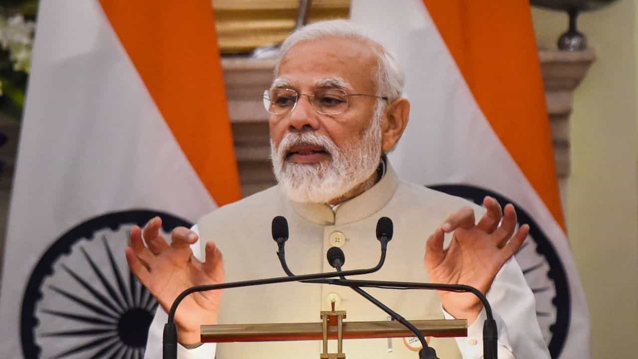 PM Modi's Meeting with CMs: করোনার ঊর্ধ্বমুখী গ্রাফে বাড়ছে উদ্বেগ, মুখ্যমন্ত্রীদের সঙ্গে জরুরি বৈঠকে বসছেন প্রধানমন্ত্রী