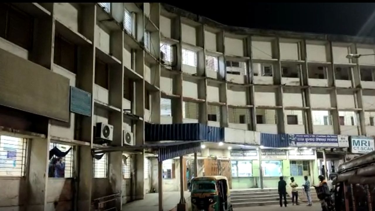 JNM Hospital: 'বাংলা না জানলে বিহারে চিকিৎসা করান', চিকিৎসকের মন্তব্যে তুলকালাম সরকারি হাসপাতাল