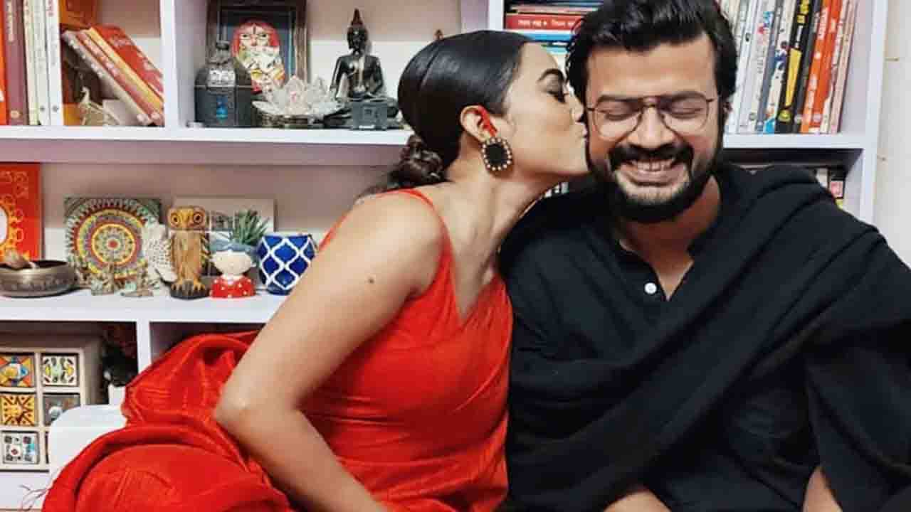 Tollywood Romance: হানিমুন পিরিয়ডে সাদা চাদর জড়িয়ে সোহাগে ভাসছেন নব-দম্পতি প্রান্তিক-অঙ্কিতা