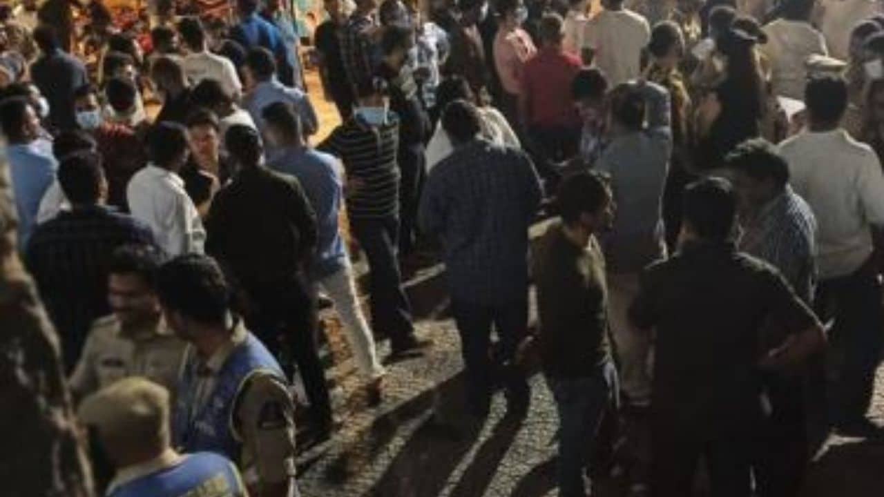 Hyderabad Rave Party: মাদকের নেশায় বুদ অভিনেতা-মন্ত্রীর ছেলেমেয়েরা! রেভ পার্টিতে হানা দিতেই আটক ১৪২