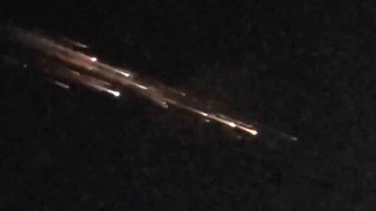 Chinese Rocket: পৃথিবীর বায়ুমণ্ডলে ফিরে এল চিনের রকেট, ঝলসে যাওয়ার মুহূর্ত দেখা গেল মহারাষ্ট্র থেকে Chinese Rocket: পৃথিবীর বায়ুমণ্ডলে ফিরে এল চিনের রকেট, ঝলসে যাওয়ার মুহূর্ত দেখা গেল মহারাষ্ট্র থেকে