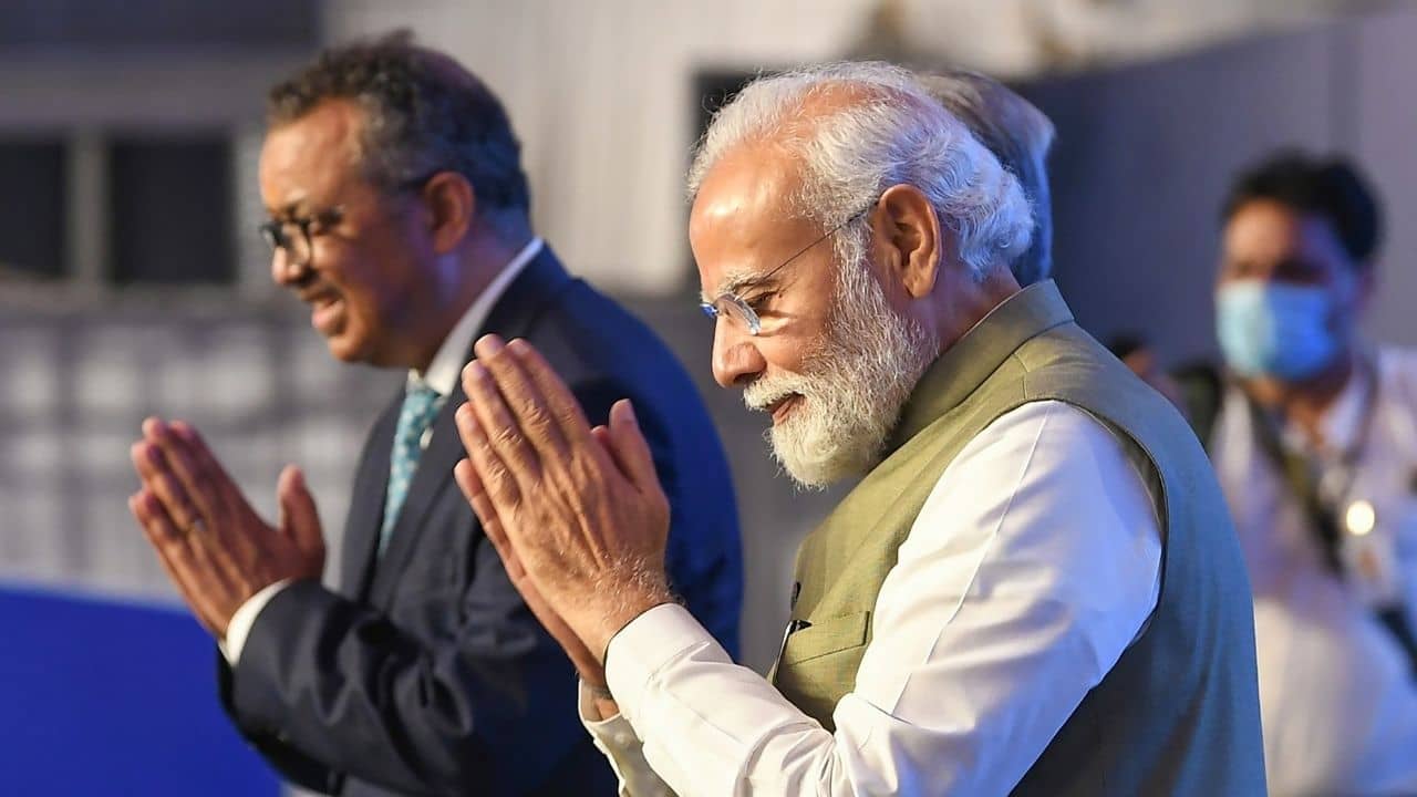 WHO Chief in Gujarat: দর্শক আসনে তখন প্রধানমন্ত্রী মোদী, মঞ্চে উঠেই WHO প্রধান বললেন কেম ছো...