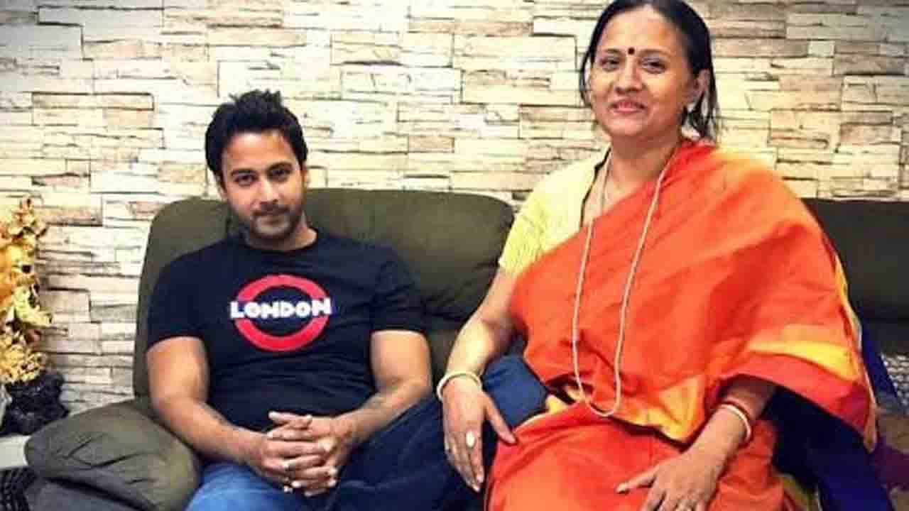 Yash Dasgupta: প্রয়াত যশের মা জয়তী, অভিনেতার জীবনে এখন শোকের ছায়া Yash Dasgupta: প্রয়াত যশের মা জয়তী, অভিনেতার জীবনে এখন শোকের ছায়া