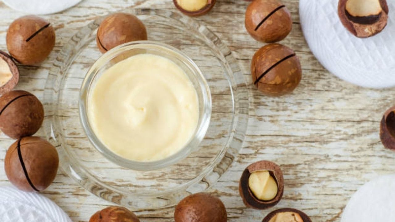 Shea Butter গরমে ত্বককে হাইড্রেটেড ও ময়েশ্চারাইজ়ড রাখতে চান? একটি মাত্র উপাদানেই কাজ হবে