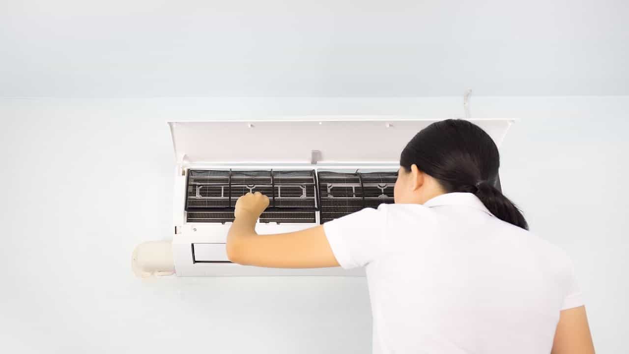 AC Gas Filling: এসি-র গ্যাস রিফিল করার নামে ঠকিয়ে দিল মেক্যানিক? প্রতারিত না হতে আপনার যা জানা জরুরি... AC Gas Filling: এসি-র গ্যাস রিফিল করার নামে ঠকিয়ে দিল মেক্যানিক? প্রতারিত না হতে আপনার যা জানা জরুরি...