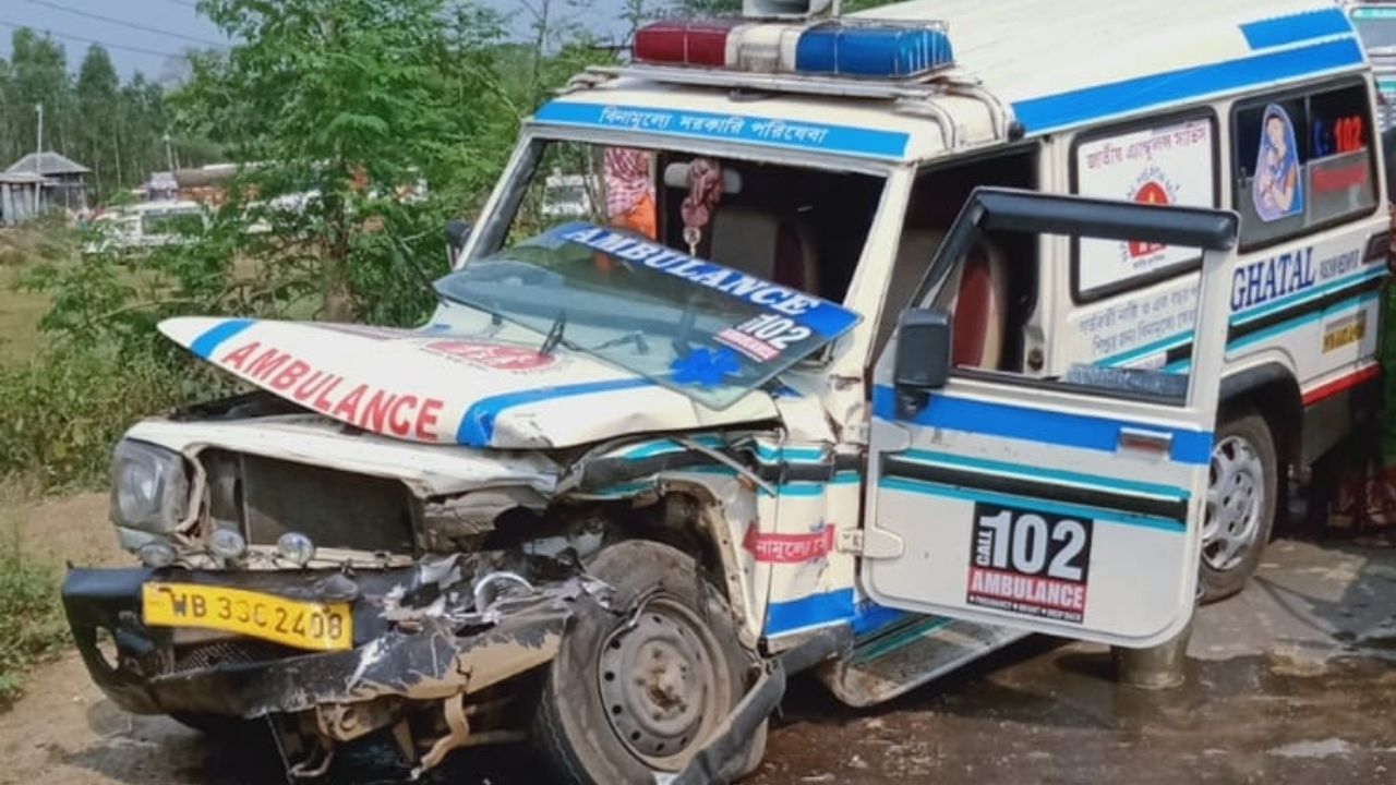 Road Accident: স্ত্রী ও সদ্যোজাতকে নিয়ে বাড়ি ফিরছিলেন স্বামী, মাঝপথেই দুর্ঘটনার কবলে অ্যাম্বুলেন্স