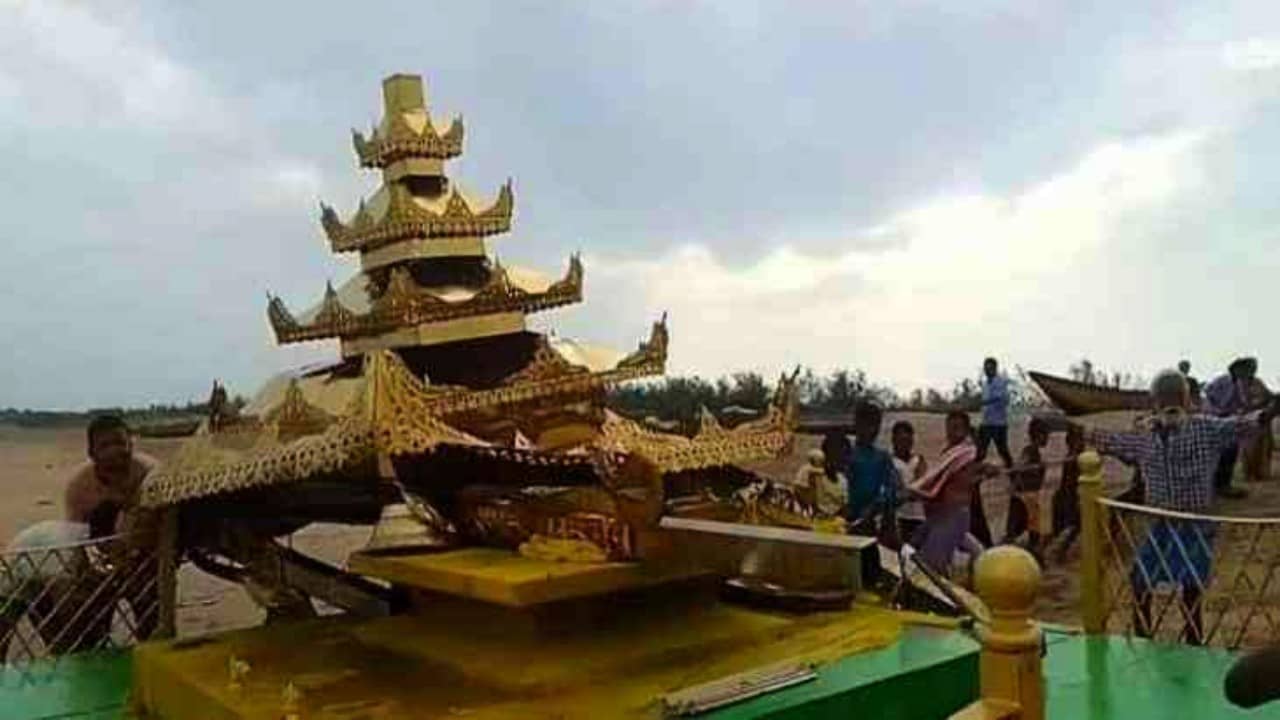 Cyclone Ashani: অশনির টানে ভেসে এল রহস্যময় সোনালি রথ, প্রশ্নের মুখে উপকূলের নিরাপত্তা