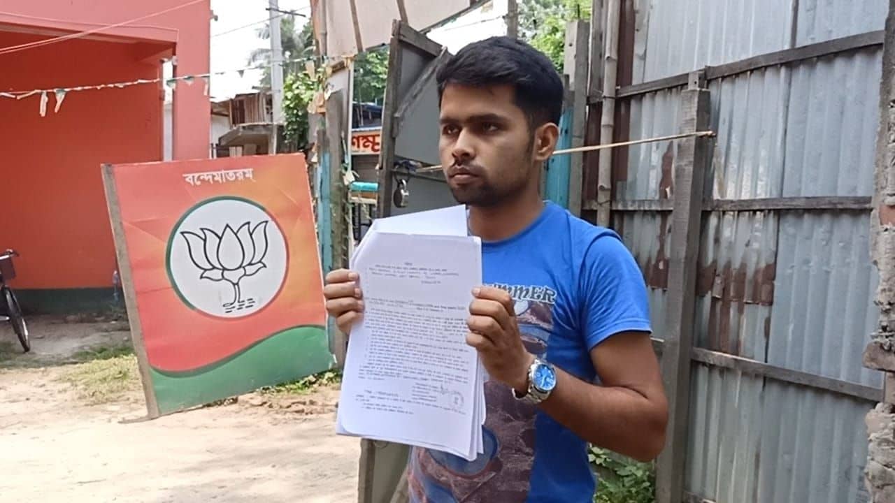 Aadhaar Card: পেটিএম-এর কেওয়াইসি করতে ডকুমেন্ট দিয়েছিলেন যুবক, কী ভয়ঙ্কর কাণ্ড হল জানলে মাথায় হাত দেবেন