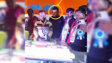 TMC Leader: কখন পাশে এসে দাঁড়িয়ে গিয়েছে, কুখ্যাত দুষ্কৃতীর সঙ্গে ছবি তৃণমূল বিধায়কের, তোলপাড় বর্ধমান