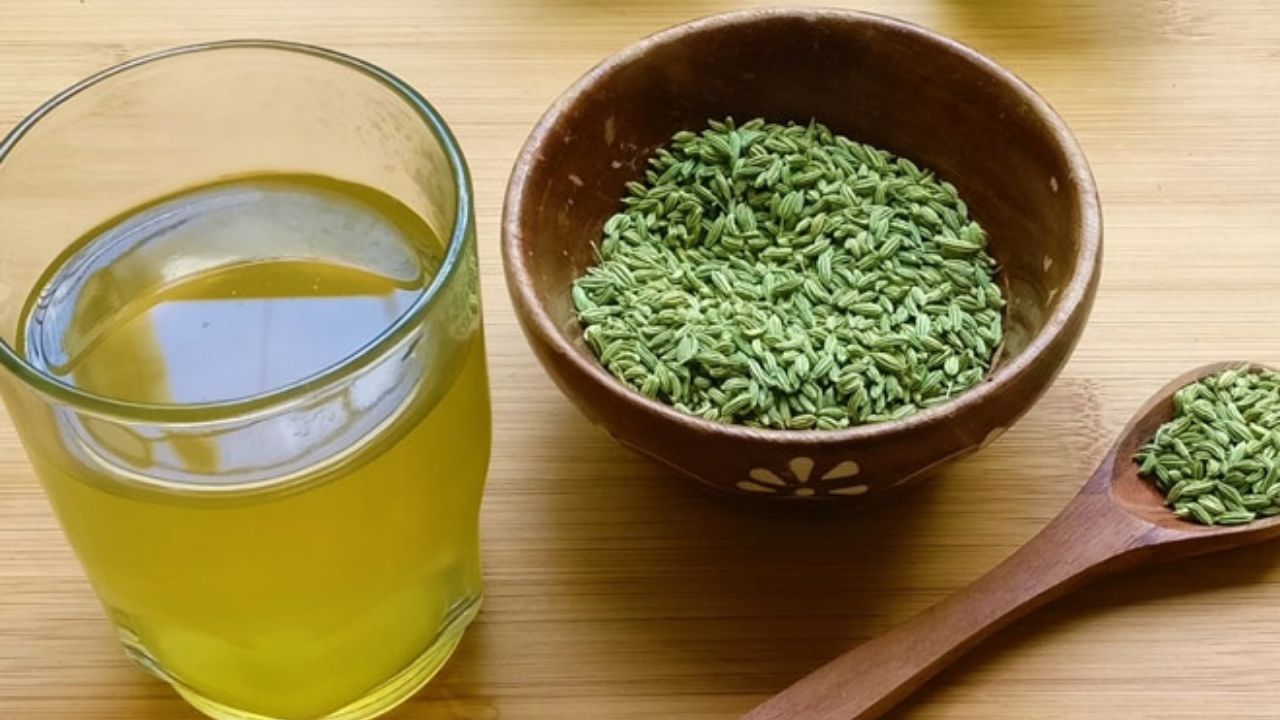 Ayurvedic Tips রোজ সকালে খালি পেটে মৌরি মিছরির জল পান করেন, শরীরে আদৌ