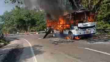 Bus Accident in Kashmir: বৈষ্ণোদেবী থেকে ফেরার সময় বাসে ভয়াবহ আগুন! অগ্নিদগ্ধ হয়ে মৃত ২, আহত ২২