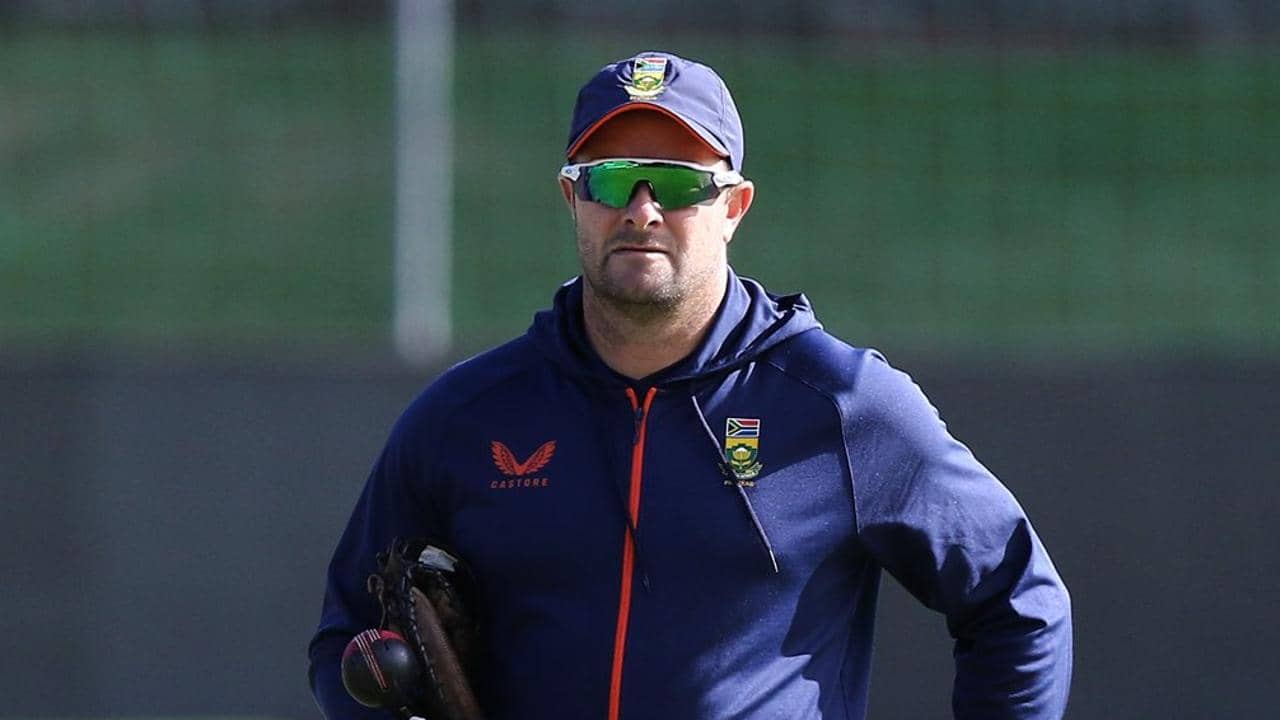 Racism Charges: নাটকীয় মোড়, সাক্ষ্যদান থেকে সরলেন পল অ্যাডামস, মুক্ত বাউচার