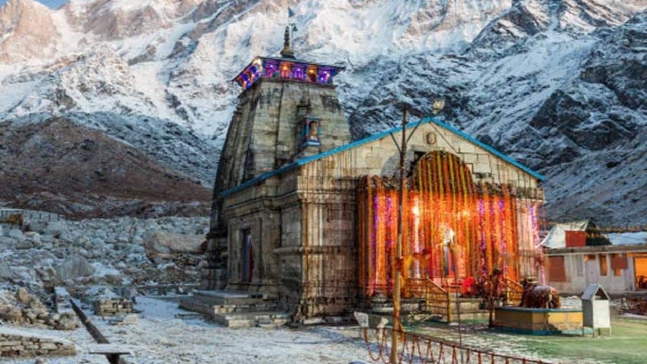 Char Dham Yatra: তুষারপাত ও লাগাতার বৃষ্টিতে স্থগিত চারধাম যাত্রা! কেদারনাথে আটকে বহু তীর্থযাত্রী