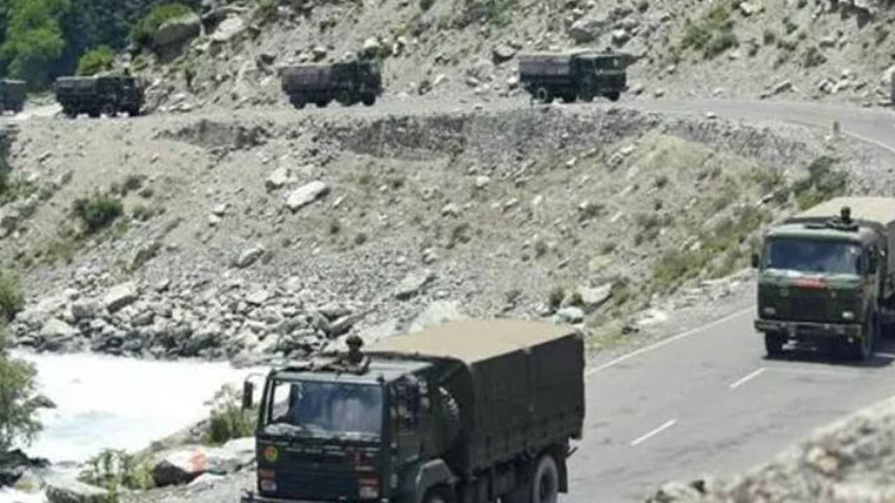 China Building New Bridge : প্যাংগং হ্রদের নতুন সেতু নির্মাণ চিনের! উপগ্রহ চিত্রে PLA-র গতিবিধি নিয়ে শুরু জল্পনা