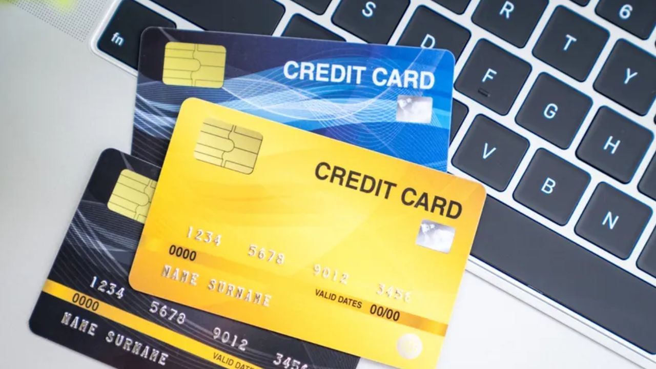 Credit Card Changes: নিয়মিত Credit Card ব্যবহার করেন? RBI-র এই নিয়মগুলি না জানলে, মোটা টাকা খসতে পারে আপনার...